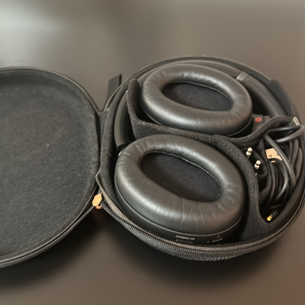 SONY WH-1000X M3 in BLACK